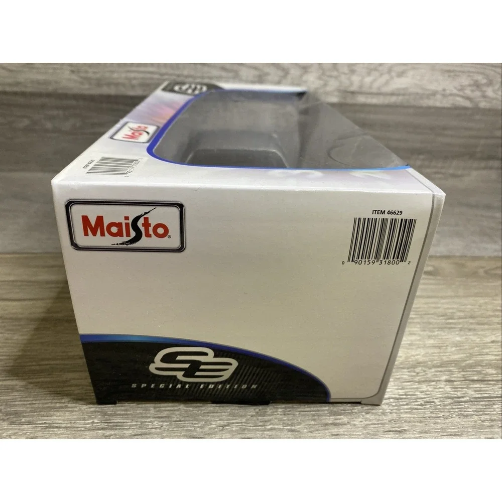 Maisto 1:18 Die-Cast Special Edition Grey 1971 Chevrolet Camaro - New